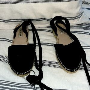 Worn once Steve Madden size 8 lace up shoes